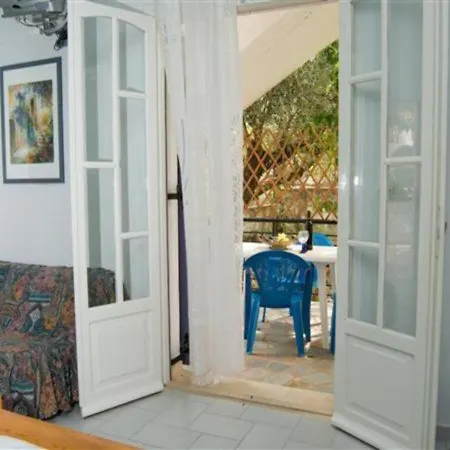 Lygies 2* Trapezaki (Kefalonia)
