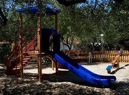 Lygies Lägenhetshotell Trapezaki (Kefalonia)